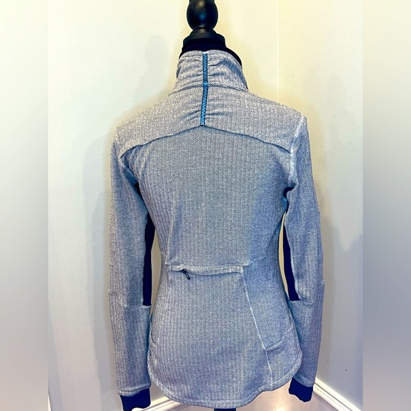 Lululemon Base Runner 1/2 Zip
Heathered Herringbone Black White /Black. 8 - Picture 5 of 7